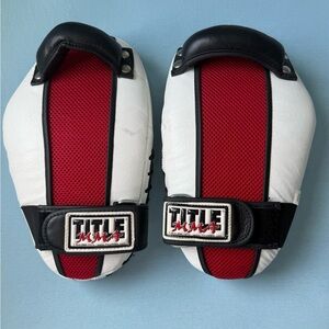 Title Boxing Mitts - MMA